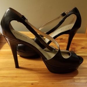 Guess Peep Toe Black Pumps